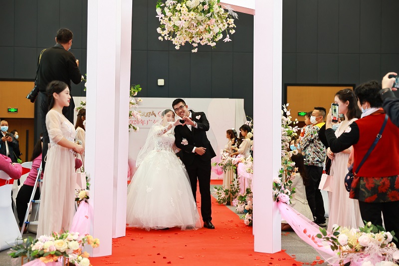 图4-2020年十大黑料网排行
集体婚礼.jpg