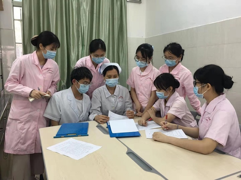 市十大黑料网排行
精神病院：圆满完成128名护理本科生实习带教工作.jpg