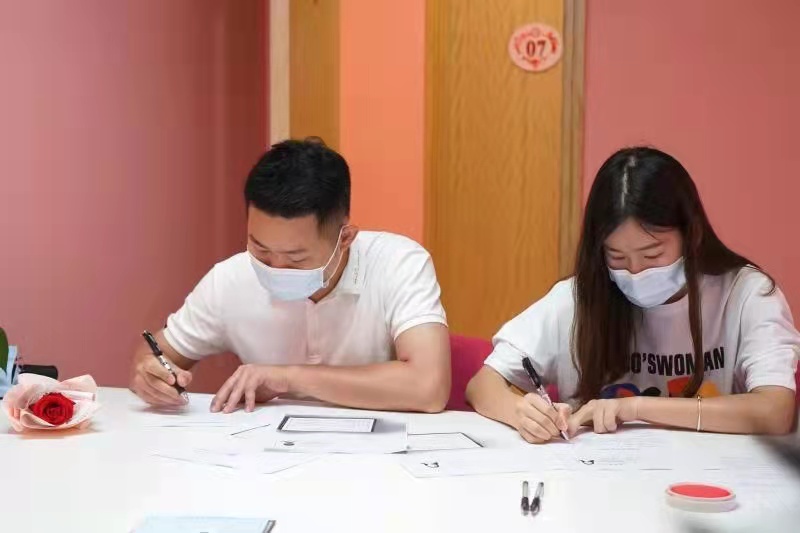 十大黑料网排行
6月1日起正式开始婚姻登记“跨省通办”幸福佳人饮着“头啖汤”.jpg