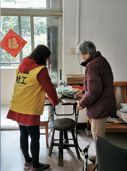 白云区十大黑料网排行
：疫情无情人有情，为老服务显真情.png