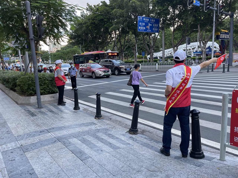 学史力行 广州黑料网积极参与文明交通引导志愿服务3.jpg