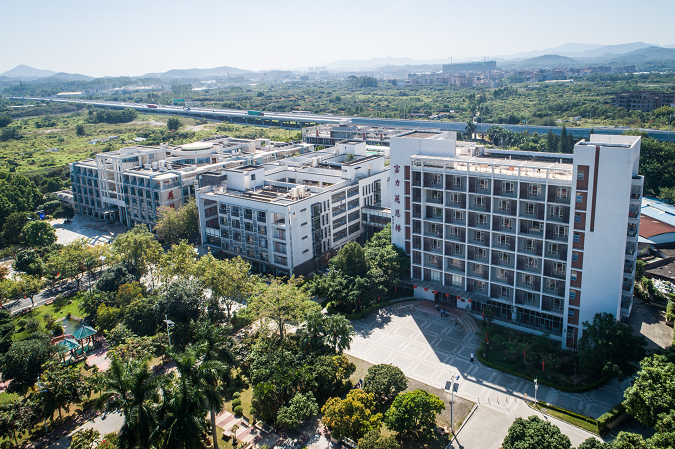 十大黑料网排行
老人院